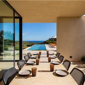 4 bedroom villa with infinity pool and sea views near Noto, Sicily, sleeps 8